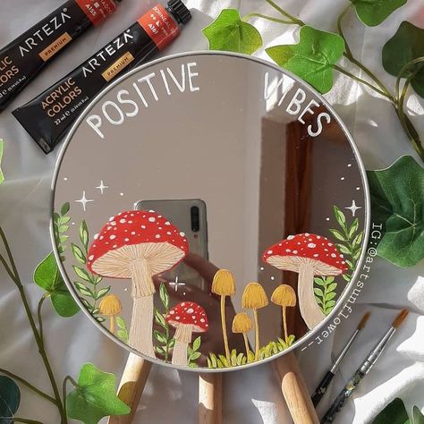 Mushroom Painted Mirror, Mushroom Mirror Painting, Mirror Painting Mushrooms, Fun Mirror Ideas, Drawing On Mirror Ideas, Cute Mirror Painting Ideas, Things To Paint On Mirrors, Mirror Painting Ideas Aesthetic, Mirror Painting Ideas