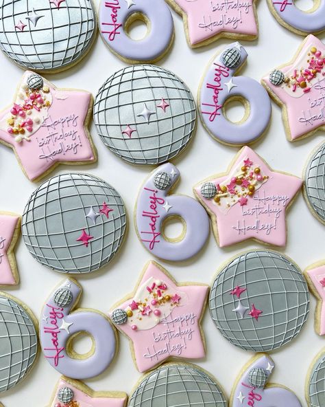 Had major Hannah Montana flashbacks making these disco dance party cookies! 🪩 | Instagram Pink Disco Cookies, Hannah Montana Birthday, Disco Birthday Cookies, Dance Cookies, Hannah Montana Birthday Party, Disco Ball Cookies Decorated, Hannah Montana Bachelorette Party, Disco Party Cookies, Disco Ball Cookies