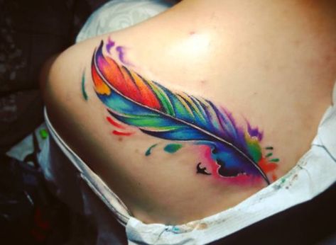 Tato Nama, Feather Tattoo Colour, Feather Tattoo Meaning, Watercolour Tattoos, Colorful Tattoo, Pride Tattoo, Rainbow Tattoos, Feather Tattoo Design, Watercolor Feather