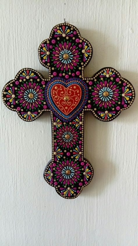 Persian Mandala, Mexican Folk Art Decor, Mandala Cross, Shrines Art, Guitar Wall Art, Mandala Painted Rocks, Diy Abstract Canvas Art, Cross Crafts, Folk Art Flowers