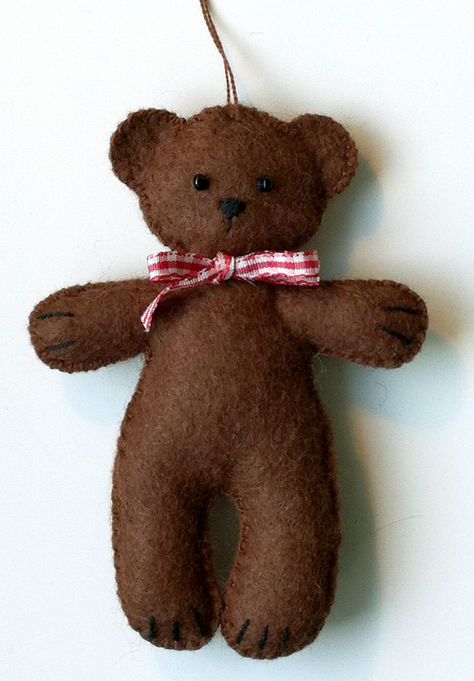 Teddy in felt - filt bamse - Marianne design die COL1376 - ornament - pynt - gifts - christmas - home decor Felt Teddy Bear, Felt Hearts Crafts, Felt Bear, Hearts Crafts, Teddy Bear Ornament, Christmas Decs, Bear Felt, Felt Crafts Diy, Christmas Teddy Bear