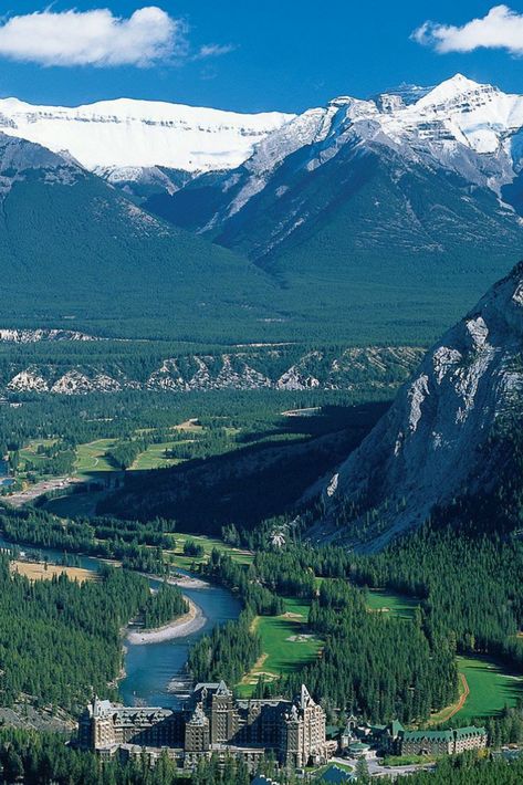 Fairmont Banff Springs Hotel, Best Time To Visit Banff, National Park Pictures, Lake Moraine, Canada Nature, Safari Vacation, Fairmont Banff Springs, Fairmont Banff, Canada Trip