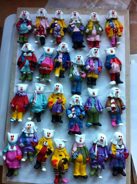 Newfoundland snowman Mummers by Roberta Palmer Mummers Newfoundland Crafts, Newfoundland Mummers, Newfoundland Crafts, David Blackwood, Polymer Clay Ornaments, Christmas Clay, Camp Ideas, Christmas Projects Diy, Newfoundland And Labrador