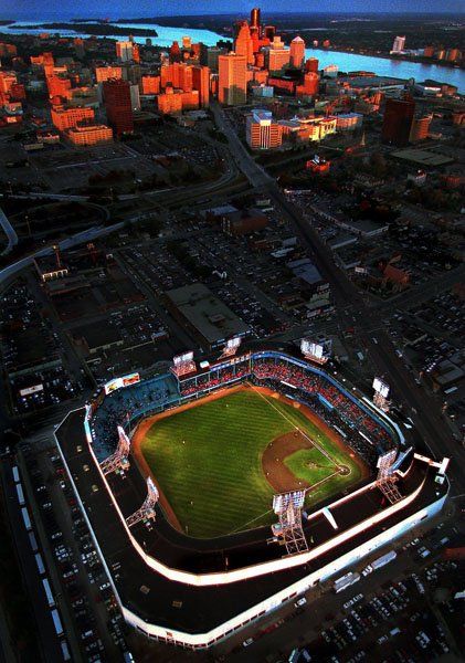 Sun Sets On Final Game At Tiger Stadium On Sept. 27, 1999 Detroit Vs Everybody, Tiger Stadium, Detroit Sports, Michigan Sports, Baseball Park, Baseball Pitching, Detroit Tigers Baseball, Sports Stadium, Tigers Baseball