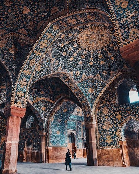 Iran Culture, Iran Pictures, Iranian Architecture, Persian Architecture, Iran Travel, Tokyo Disney Sea, Beautiful Mosques, Iranian Art, Ancient Architecture