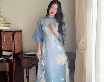 Aesthetic Ao Dai, Vietnamese Traditional Clothing Women, Ao Dai Aesthetic, So Dai, Vietnamese Outfit, Green Ao Dai, Vietnamese Dress Ao Dai, Traditional Vietnamese Clothing, Vietnamese Traditional Clothing