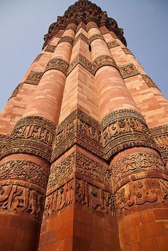 Qutub Minar, Delhi, India, is constructed of red sandstone and marble, and is the tallest minaret in India. Qutb Minar, Amazing India, Goa India, Indian Architecture, Ancient Architecture, Varanasi, Islamic Architecture, Bhutan, Delhi India