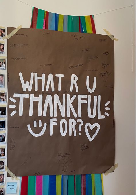 Friendsgiving Church Ideas, Friendsgiving Thankful Activities, Friendsgiving Dishes To Share, Teenager Friendsgiving Ideas, Friendsgiving Chalkboard Sign, Friendsgiving Youth Group, Friendsgiving Sign Up Sheet, Friends Giving Decorations, Friendsgiving At School