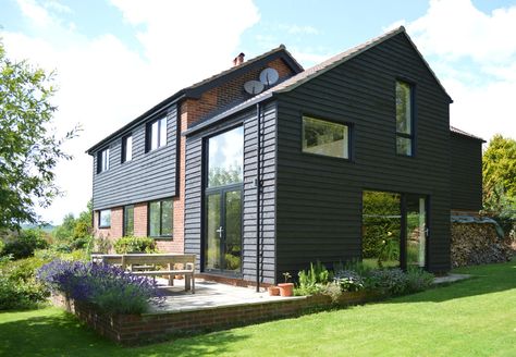 Extension & Refurbishment of 1960s Property by ArchitectureLIVE https://www.homify.co.uk/ideabooks/23923/beautiful-black-cladded-home-west-sussex 60s House, 1970s House, 1960s House, 70s House, 1960s Home, Exterior House Remodel, House Cladding, 1970s Home, Contemporary House Exterior