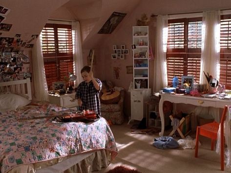 #freakyfriday #freakyfridaythemovie #annacoleman #annacolemanedit #lindsaylohan #lindsaylohanedit #2003 80’s Bedroom, 80s Bedroom Ideas, Movie Bedroom, 2000s Room, Victorian Room, Dream Room Inspiration, Room Setup, Bedroom Aesthetic, Room Ideas Bedroom