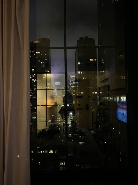 #nyc #aesthetic #coupleicons City Walk Aesthetic, Nyc Room Aesthetic, New York Penthouse Aesthetic, London Apartment Aesthetic, Penthouse Aesthetic, Living In A Hotel, Nyc Rooms, New York Penthouse, Aesthetic Apartment