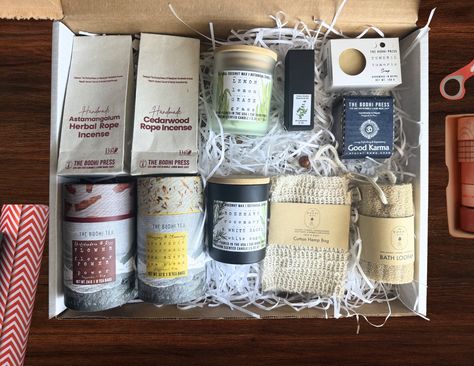 Embrace a greener, more mindful lifestyle with our carefully curated Boxed Gift Sets. Each set features all-natural, eco-friendly products designed for ultimate self-care, including hand-poured candles, premium Himalayan teas, artisanal soaps, 100% pure essential oils, and luxurious silk cotton robes. Every item is sustainably crafted, prioritizing both personal well-being and environmental health. Elevate your self-care routine with this indulgent collection. Discover our range of All Natural B Mindful Lifestyle, Ayurvedic Tea, Black Tea Blends, Sage Candle, Turmeric Soap, Care Box, Essential Oil Set, Eucalyptus Essential Oil, Environmental Health