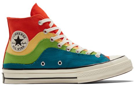 The Chuck Taylor All Star 1970s 'The Great Outdoors' is a shoe that pays homage to nature with its layered design. It features a canvas upper in Bright Poppy, overlaid with peach-colored ripstop, lime green twill canvas and teal slub canvas. The different colors represent the interaction between water and land at different temperatures. The shoes are completed with recycled laces and a white rubber midsole. Nature, Run Star Hike, Converse Style, Converse Chuck 70, Black Gums, Chuck 70, Layered Design, Converse Chuck Taylor All Star, Chuck Taylor All Star