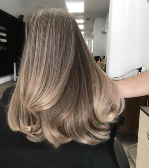 Blonde Hair Color Chart, Rambut Brunette, Dark Blonde Hair Color, Beige Hair, Cool Blonde Hair, Dark Blonde Hair, Blonde Hair Inspiration, Blonde Hair Looks, Brown Blonde Hair