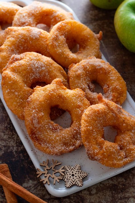 Fried Apple Rings, Cinnamon Apple Rings, Fried Apple, Apple Rings, Fried Apples, Beer Batter, Apple Fritters, German Christmas, Weird Food