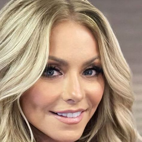 Kelly Ripa wows in thong swimsuit – and fans go wild! | HELLO! Kelly Ripa Diet, Leslie Bogart, Kelly Ripa Workout, Kelly Ripa Daughter, Lola Consuelos, David Muir, Flat Bottom Boats, Mark Consuelos, Kathie Lee Gifford