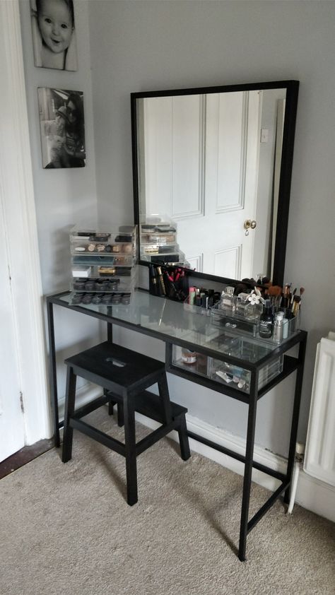 Vanity Table Ikea, Ikea Vanity Table, Ikea Vanity, Small Room Makeover, Small Living Spaces, Table Ikea, Vanity Ideas, Small Corner, Redecorate Bedroom