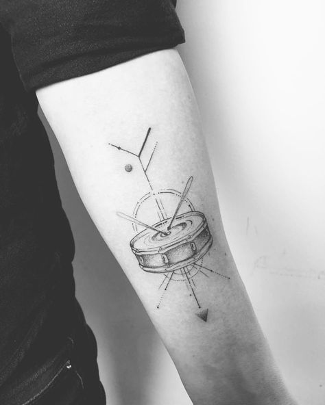 Drum Stick Tattoo, Minimalist Tattoo Women, Drum Tattoos, Tattoo Pols, Drummer Tattoo, Music Tats, Drum Tattoo, Stick Tattoo, Women Silhouette