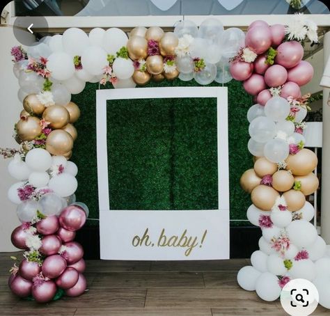 Polaroid Photo Booth, Baby Shower Balloon Decorations, Girl Shower Themes, Baby Shower Inspiration, Baby Shower Backdrop, Baby Shower Fun, Graduation Decorations, Baby Shower Balloons