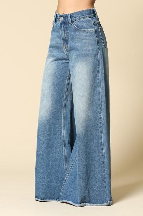 Oversized Wide Leg Jeans, Extreme Wide Leg Jeans, Palazzo Jeans Outfit High Waist, Highwaist Jean Outfits Wide Leg, Women’s Wide Leg Jeans, Wide Leg Denim Pants Outfit, Big Jeans Outfit, High Waisted Wide Leg Jeans Outfit, Extra Wide Leg Jeans