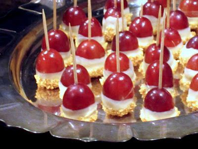 The Simplest Appetizer, Food On A Toothpick, Pinwheel Snacks, Party Desserts Easy, Euchre Party, Grape Appetizers, Appetizers Fruit, Melted White Chocolate, Antipasto Skewers