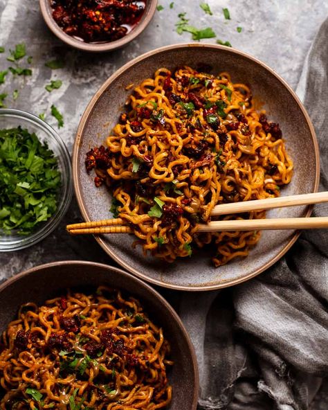 East Asian Noodle Recipes, Thai Sides, Nagi Maehashi, African Appetizers, Chili Crisp Noodles, Chilli Crisp, Longevity Noodles, Tin Eats, Homemade Chilli