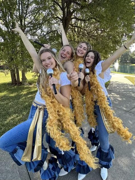 The theme Mamma Mia was perfect!  The girls made their jeans and added the boas for the perfect touch! Mamma Mia Wedding, 17th Birthday Party Ideas, Queen Birthday Party, Abba Outfits, Carnaval Outfit, Abba Costumes, Kostuum Halloween, Cute Group Halloween Costumes, 17th Birthday Ideas