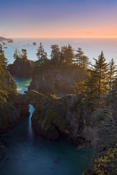 Samuel H Boardman State Park, Brookings, OR Pacific Coast Trail, Beautiful Scenes, Special Pictures, Halong Bay, Awesome Places, Beautiful Sea, Future Plans, Road Trip Usa, Oregon Coast