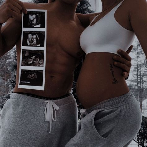 Imagines about hockey players that I find attractive! Let me know if … #fanfiction #Fanfiction #amreading #books #wattpad Pregnancy Belly Photos, Cute Pregnancy Pictures, Belly Photos, Baby Announcement Pictures, Couple Pregnancy Photoshoot, Future Mommy, Mang Thai, Maternity Photography Poses, Foto Baby