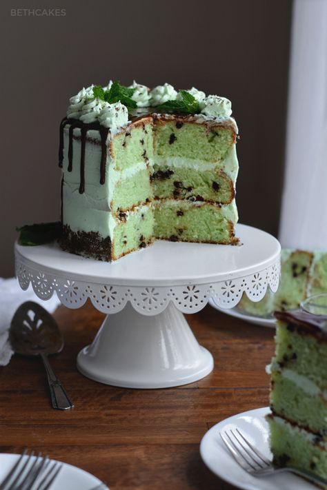 Mint Chocolate Chip Cake, Mint Desserts, Mint Chocolate Cake, Mint Cake, Chocolate Chip Cake, Mint Chocolate Chip, Chocolate Wedding Cake, Birthday Cake Chocolate, Handmade Cake