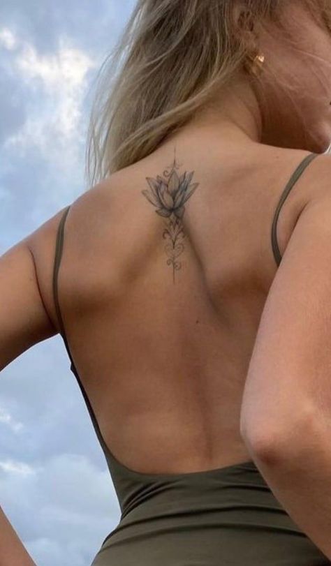 Dekoratívne Vence, 16 Tattoo, Hidden Tattoos, Boho Tattoos, Petite Tattoos, Spine Tattoos For Women, Classy Tattoos, Discreet Tattoos, Dainty Tattoos