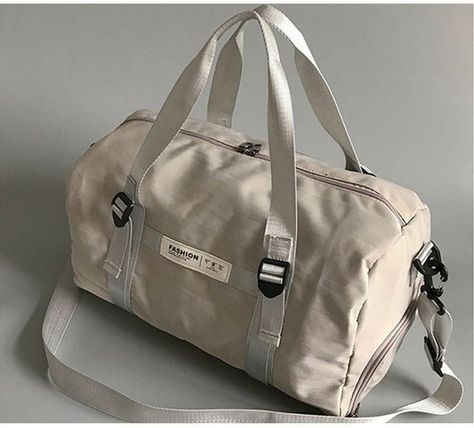 Big Travel Bag, Sport Bags Women, Stylish School Bags, Gym Aesthetic, Cute Nike Outfits, Workout Bags, Outdoor Store, Bags Aesthetic, Vintage Purses