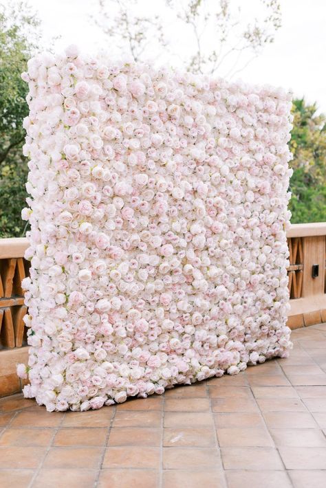 Faux Flower Wall, Wedding Photo Walls, Wedding Theme Design, Cake Backdrops, Pink And White Weddings, White Bridal Shower, Flower Wall Wedding, Romantic Backdrop, Bridal Shower Flowers