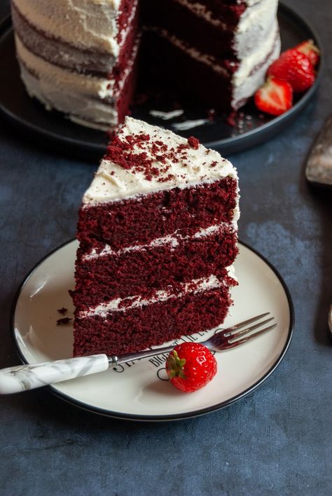 Red Velvet Cake Essen, Chocolate Velvet Cake, Red Velvet Birthday Cake, Baking Guide, Best Red Velvet Cake, Red Desserts, Bolo Red Velvet, Velvet Cake Recipes, Red Velvet Cake Recipe