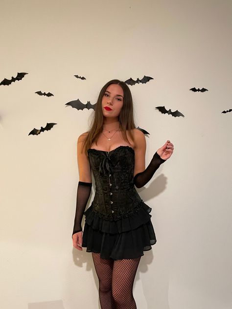 Witch Costumes Corset, Witch Costume With Corset, Black Witch Halloween Costume, The Wicked Witch Of The West Costume, Witch Costume College, Hot Witch Costumes, Good Witch Bad Witch Costume, Witch Costumes Aesthetic, Wicked Witch Of The West Costume