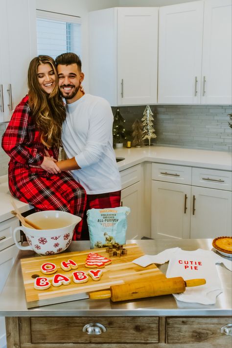 Recipe For Baby Announcement, Kitchen Baby Announcement, Baking Announcement, Christmas Pregnancy Announcement Photoshoot, Christmas Themed Pregnancy Announcement, Christmas Second Baby Announcement, Twin Announcement Photoshoot, Baking Maternity Shoot, Kitchen Pregnancy Announcement