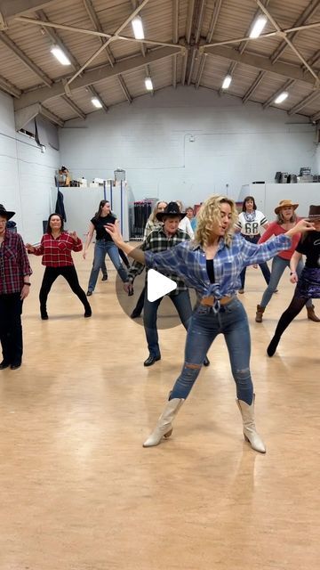 256K views · 9.9K likes | Laura Nolan on Instagram: "Beyoncé’s new back up dancers🤠❤️

Texas Hold’em line dance ✨

#linedancing #countrymusic #texasholdem #linedance" Popular Line Dances, Line Dancing Outfits Women, Texas Hold Em Dance, Line Dancing Outfit Country Women, Line Dance Outfit, Line Dancing Aesthetic, Line Dancing Outfit, Line Dance Songs, Line Dancing Steps