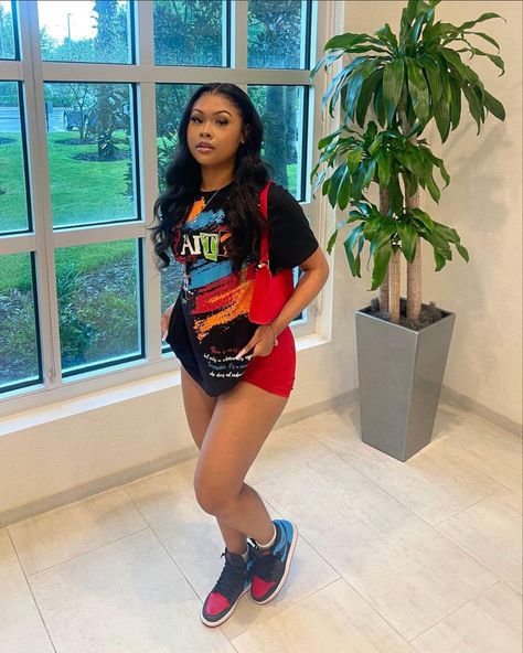 Nc To Chi Jordan 1 Outfit, Houston Trip Outfit, Jordan 1s Outfit Women, Black Jordan 1 Outfit Women, Red Jordan 1 Outfit, Jordan 1 Outfit Women Summer, Biker Short Outfits Baddie, Red Shorts Outfit, Outfit Drip