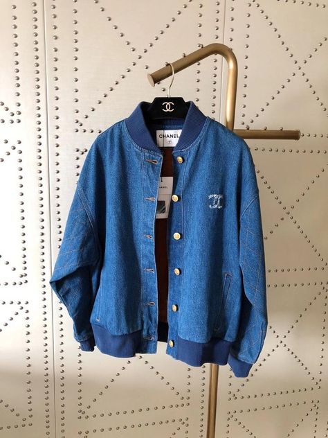 Gucci Jacket Women, Gucci Jacket, Trendy Fashion Tops, Causual Outfits, Fashion Design Clothes, Urban Outfits, Teen Fashion Outfits, Coat Rack, Cute Casual Outfits