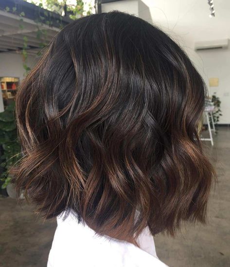 Caramel Highlights, Chocolate Highlights, Coffee Brown Hair, Dark Brown Hair With Highlights, Highlights For Dark Brown Hair, Kadeřnické Trendy, Hair With Highlights, Fesyen Rambut, Chocolate Brown Hair