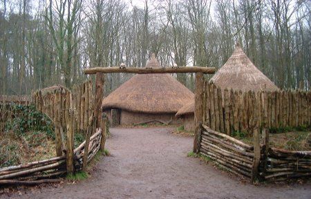 Celtic Village, Celtic House, Celtic Artwork, Good Pics, Viking Village, Celtic Nations, I Know Nothing, Ancient Celts, Celtic Heritage