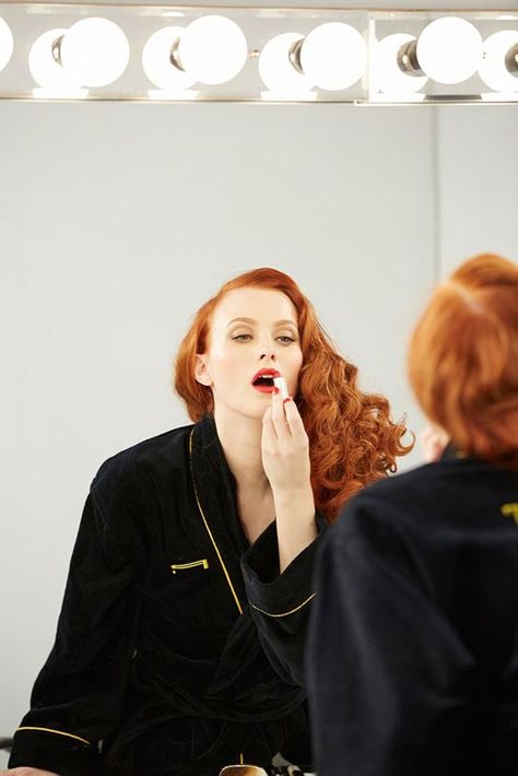 Rich Hair Color, Pirelli Calendar, Karen Elson, Carine Roitfeld, How To Apply Lipstick, Makati, Fashion Photo, Redheads, Red Hair