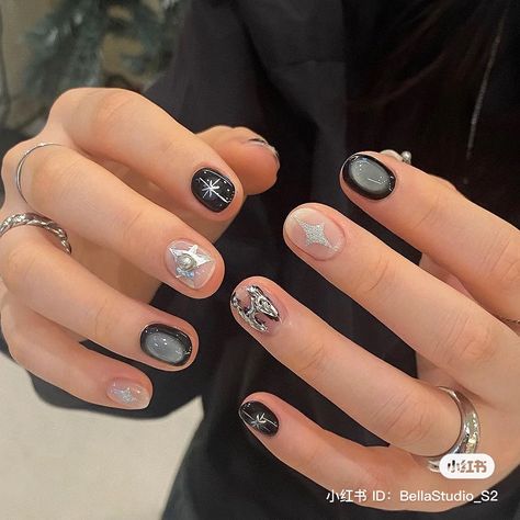 Cool Nails For Guys, Short Masc Nail Designs, Nail Inspo For Men, Men’s Gel Nails, Edgy Nails Grunge Short, Men’s Nails Art, Nail Inspo Men, Short Edgy Nails, Emo Short Nails