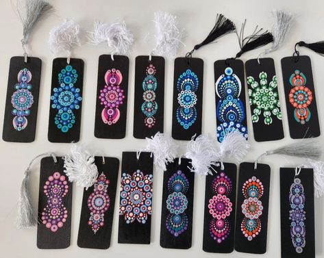 All bookmarks 25% off. Qet in quick stock is limited. Each bookmark is hand painted and makes for the perfect unique Christmas gift. Bookmark Dot Painting, Zen Drawings, Painting Bookmarks, Mandala Bookmark, Mandala Zentangle, Zentangle Artwork, Painted Mandala, Tasmania Australia, Unique Bookmark