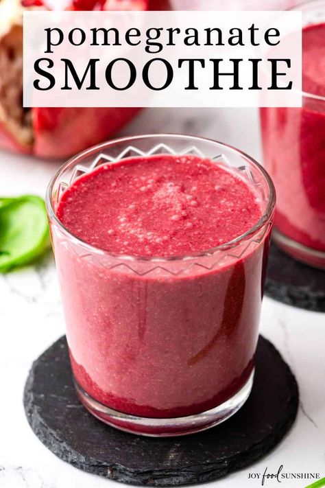 In this pomegranate smoothie recipe, pomegranates, beets, spinach and bananas are blended together for a delicious & nutritious breakfast, rich in antioxidants. Smoothie With Pomegranate Juice, Pomegranate Smoothie Recipes, Pomegranate Recipes Baking, What To Do With Pomegranate, Beet Smoothie Recipes, Pomegranate Oatmeal, Beets Smoothie Recipes, Pomegranate Smoothie, Pomegranate Recipes