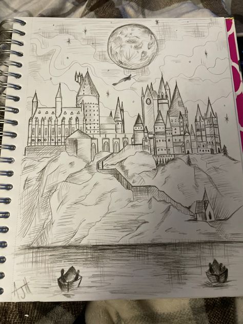 Sketch Ideas Harry Potter, Hogwarts Castle Drawing Easy, Harry Potter Things To Draw Easy, Drawing Harry Potter Sketches, Drawing Of House Sketches, How To Draw Hogwarts Castle Step By Step, A3 Drawing Ideas, Cool Sketch Ideas Pencil, Harry Potter Pencil Drawings