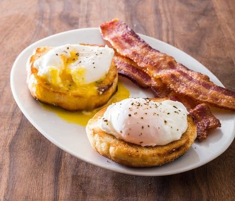 Egg Poacher Pan, Egg Poaching, Poaching Eggs, How To Make A Poached Egg, Perfect Poached Eggs, Egg Poacher, Breakfast Ideas Healthy, Homemade Sausage, Poached Egg