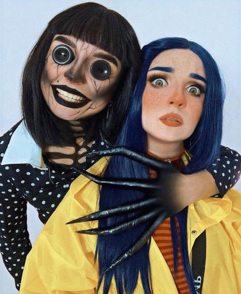 Halloween Costume Ideas For Best Friends Scary, Coraline Family Costume, Scary Halloween Costume Ideas For 2, Coraline Makeup Halloween, Halloween Costumes Squad, Halloween Coraline, Coraline Cosplay, Growing Up Poor, Coraline Makeup