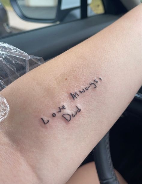 Tattoo Ideas Remembrance Mom, Cute Tattoos With Meaning For Grandma, Simple Tattoos For Loved Ones Who Passed, Passed Mother Tattoos, Tattoos For Lost Grandparents, Love Grandpa Tattoo, Passed Dad Tattoo, Passed Grandma Tattoo, Tattoos In Honor Of Grandma