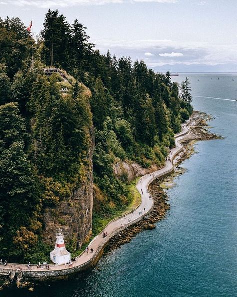 Never gets old...  📍 Stanley Park Seawall 📷 the.bialons/IG  #Vancouver #Seawall #Forest Stanley Park Seawall, Seawall Vancouver, Vancouver Seawall, Vancouver Forest, Vancouver Nature, Stanley Park Vancouver, Canada Trip, Vancouver Travel, Stanley Park